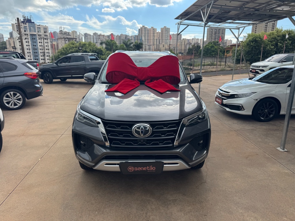 Ve�culo: Toyota - Hilux - SW4 SRX 4x4 2.8 TDI 16V Dies. Aut. em Ribeir�o Preto