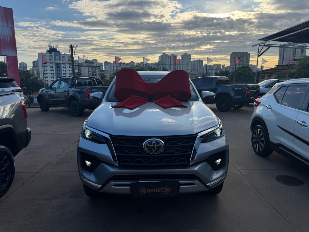 Ve�culo: Toyota - Hilux - SW4 SRX 4x4 2.8 TDI 16V Dies. Aut. em Ribeir�o Preto