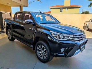 Veículo: Toyota - Hilux - 2.8 SRX 4X4 CD 16V em Ribeirão Preto