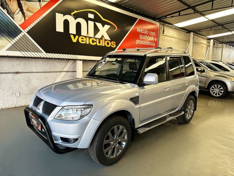 Veculo: Mitsubishi - Pajero - 2.0 4X2 16V 140CV em Ribeiro Preto