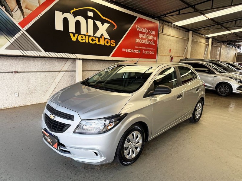 Ve�culo: Chevrolet (GM) - Onix - 1.0 MPFI JOY 8V em Ribeir�o Preto