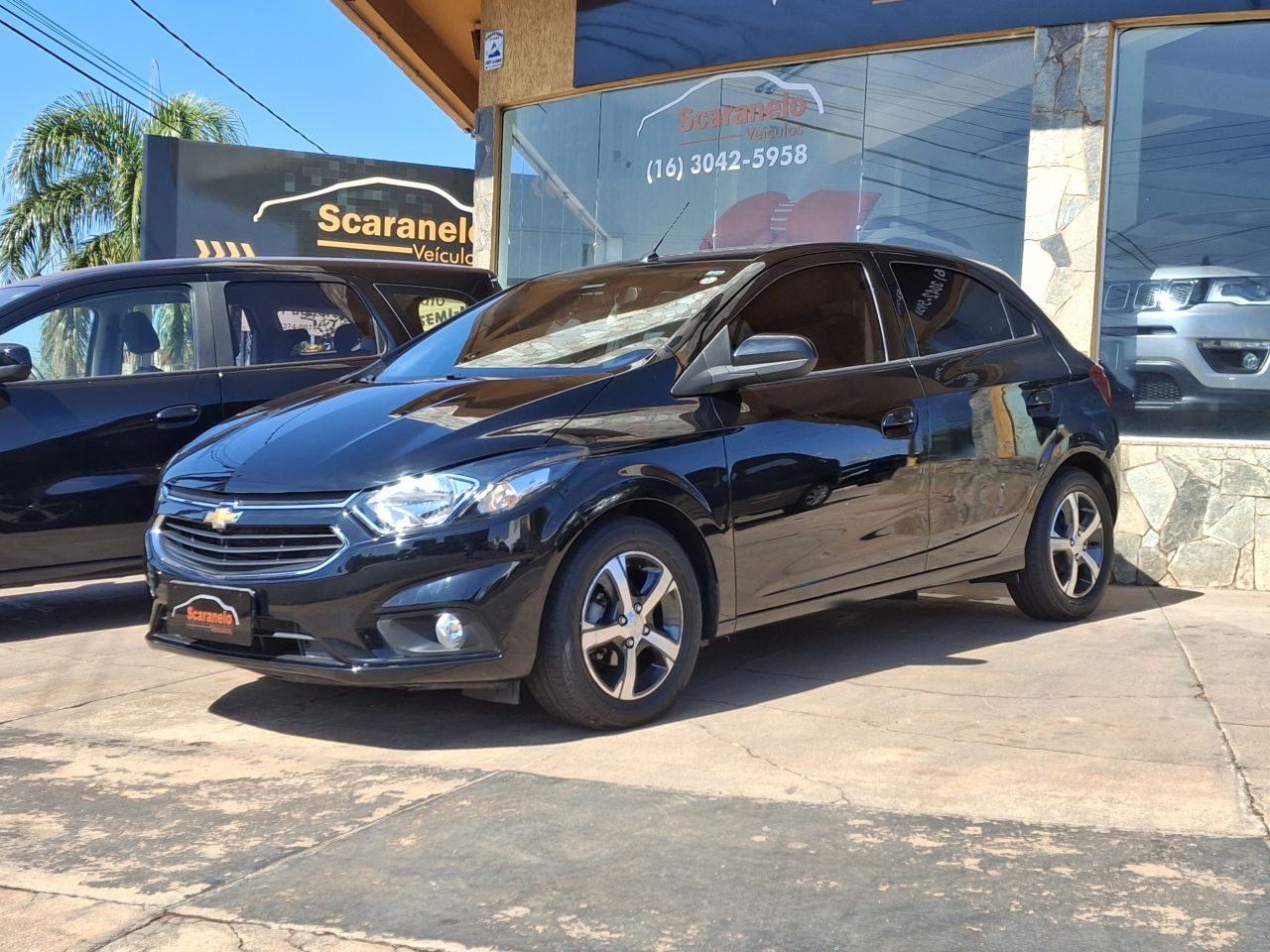 Veculo: Chevrolet (GM) - Onix - HATCH LTZ 1.4 8V FlexPower 5p Aut. em Sertozinho