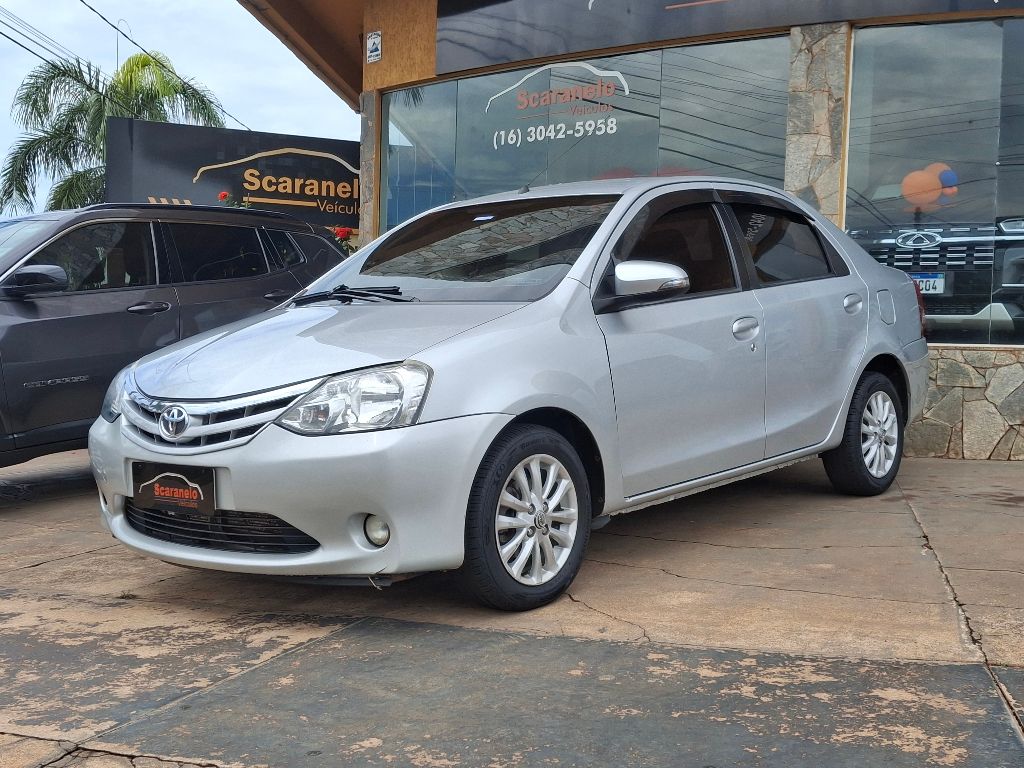 Ve�culo: Toyota - Etios - XLS Sedan 1.5 Flex 16V 4p Mec. em Sert�ozinho