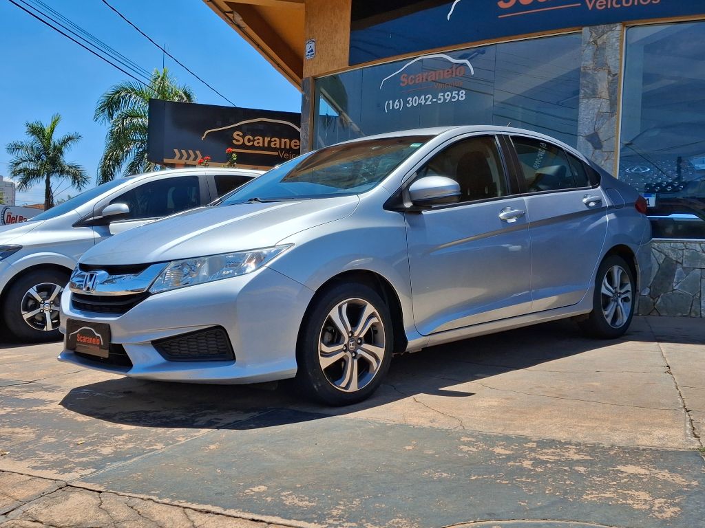Ve�culo: Honda - City - Sedan LX 1.5 Flex 16V 4p Aut. em Sert�ozinho