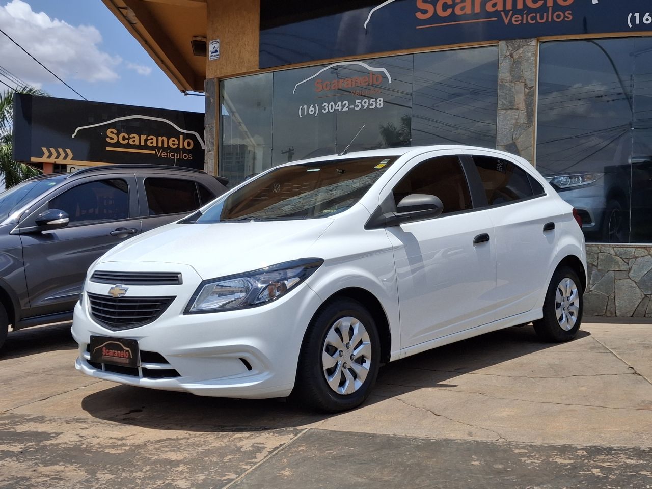 Ve�culo: Chevrolet (GM) - Onix - HATCH Joy 1.0 8V Flex 5p Mec. em Sert�ozinho