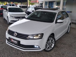 Veículo: Volkswagen - Jetta -  em Bebedouro