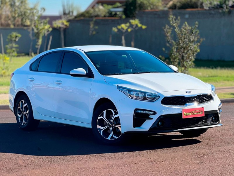 Veculo: Kia - Cerato - 2.0 16V EX em Sertozinho
