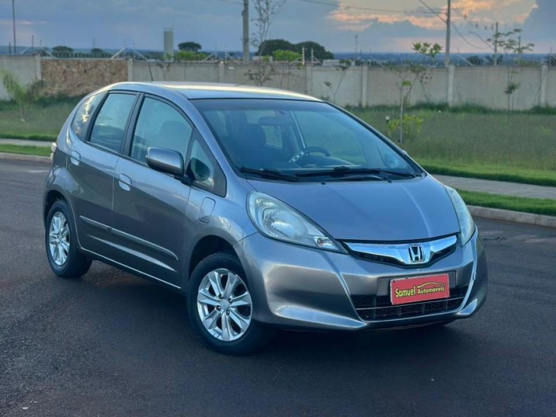 Ve�culo: Honda - Fit - 1.4 LX 16V em Sert�ozinho