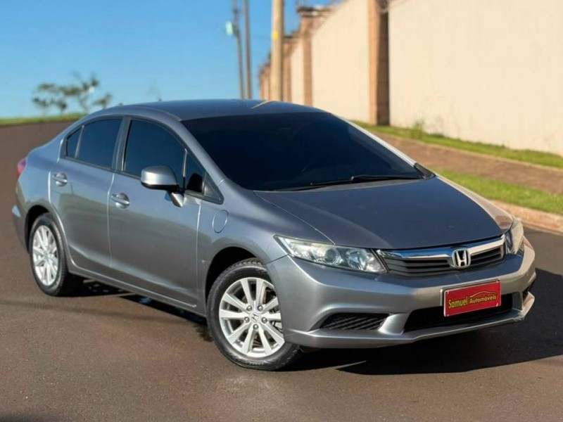 Ve�culo: Honda - Civic - 1.8 LXS 16V em Sert�ozinho