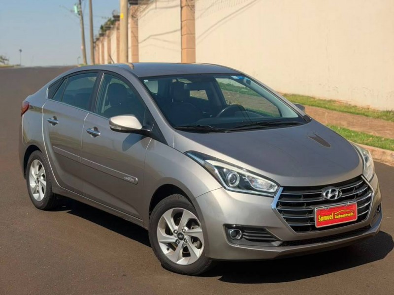 Ve�culo: Hyundai - HB 20 Sedan - 1.6 PREMIUM 16V em Sert�ozinho