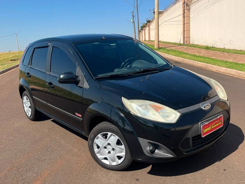 Ve�culo: Ford - Fiesta Hatch - 1.6 MPI CLASS HATCH 8V em Sert�ozinho