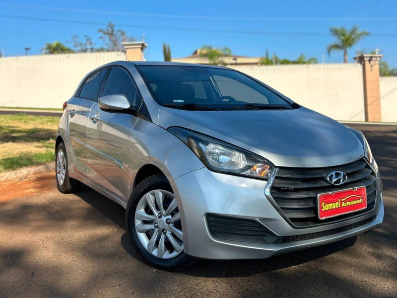 Ve�culo: Hyundai - HB 20 - 1.6 COMFORT PLUS 16V em Sert�ozinho