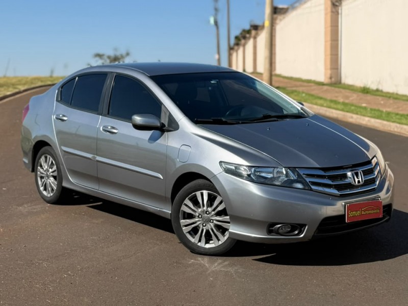 Ve�culo: Honda - City - 1.5 LX 16V em Sert�ozinho