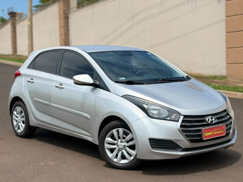 Ve�culo: Hyundai - HB 20 - 1.6 COMFORT PLUS 16V em Sert�ozinho