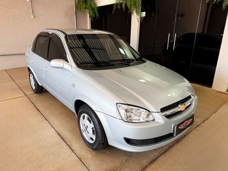 Veculo: Chevrolet (GM) - Corsa Sedan - 1.0 MPFI LS 8V em Ribeiro Preto