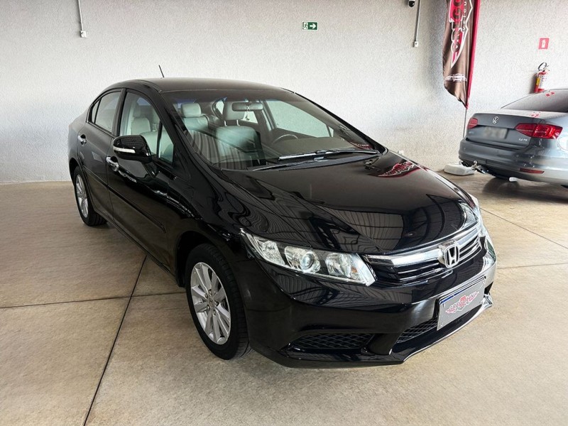 Ve�culo: Honda - Civic - 1.8 LXL 16V em Ribeir�o Preto
