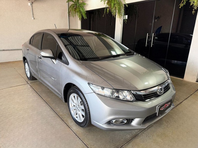 Ve�culo: Honda - Civic - 2.0 LXR 16V em Ribeir�o Preto