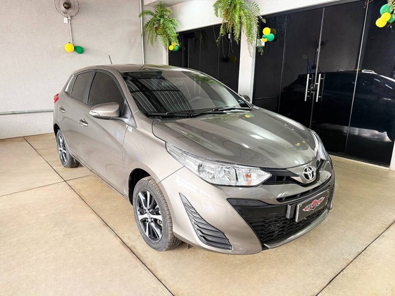 Ve�culo: Toyota - Yaris Sedan - 1.3 16V XL LIVE MULTIDRIVE em Ribeir�o Preto