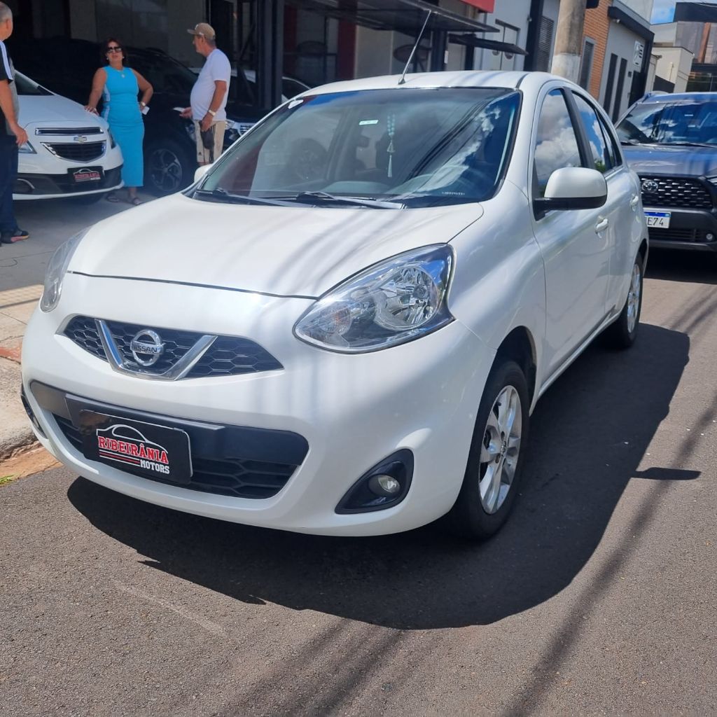 Ve�culo: Nissan - March - SV 1.6 16V FlexStart 5p Mec. em Ribeir�o Preto