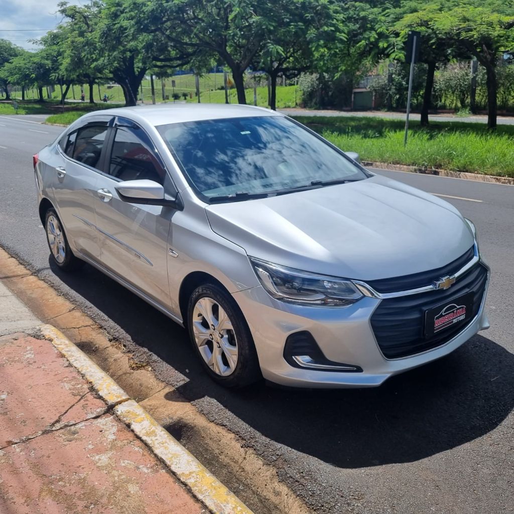 Ve�culo: Chevrolet (GM) - Onix - SED. Plus PREM. 1.0 12V TB Flex Aut em Ribeir�o Preto