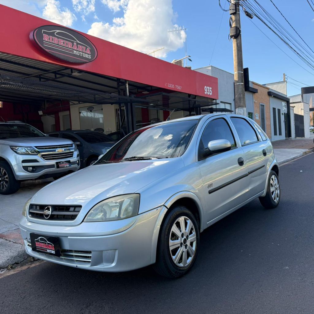 Ve�culo: Chevrolet (GM) - Corsa Hatch - Hat. Joy 1.0/ 1.0 FlexPower 8V 5p em Ribeir�o Preto