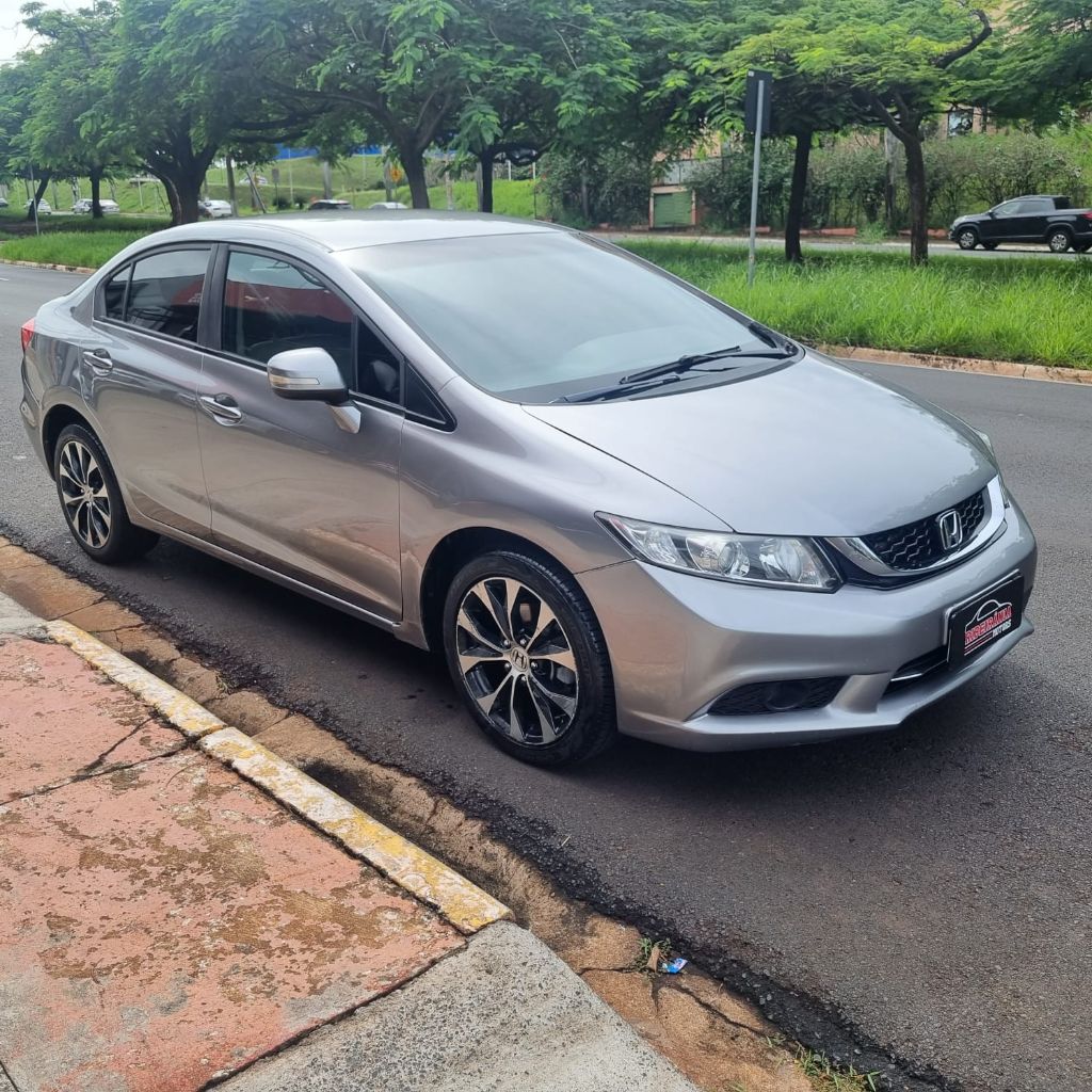 Ve�culo: Honda - Civic - Sedan LXR 2.0 Flexone 16V Aut. 4p em Ribeir�o Preto