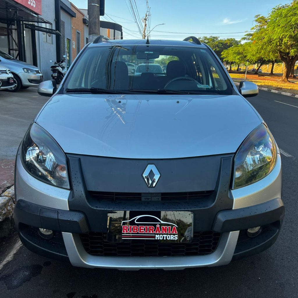 Ve�culo: Renault - Sandero - STEPWAY Hi-Flex 1.6 16V 5p Aut. em Ribeir�o Preto