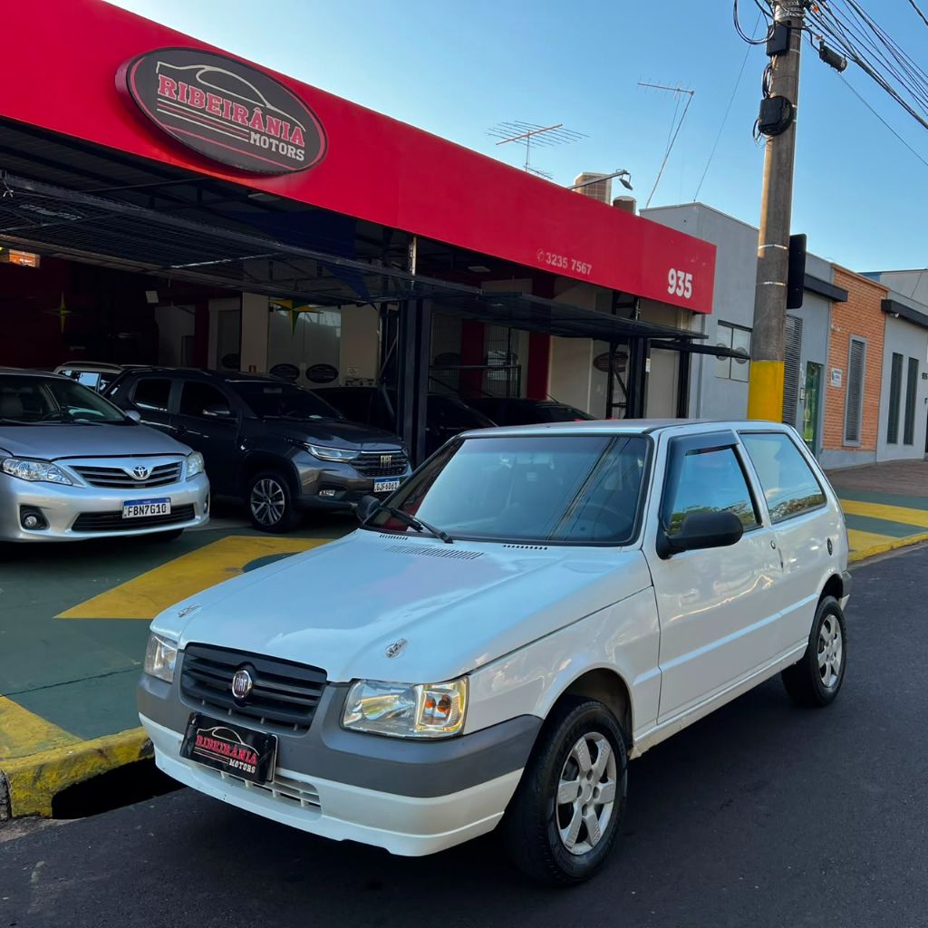Ve�culo: Fiat - Uno - Mille 1.0 Fire/ F.Flex/ ECONOMY 2p em Ribeir�o Preto