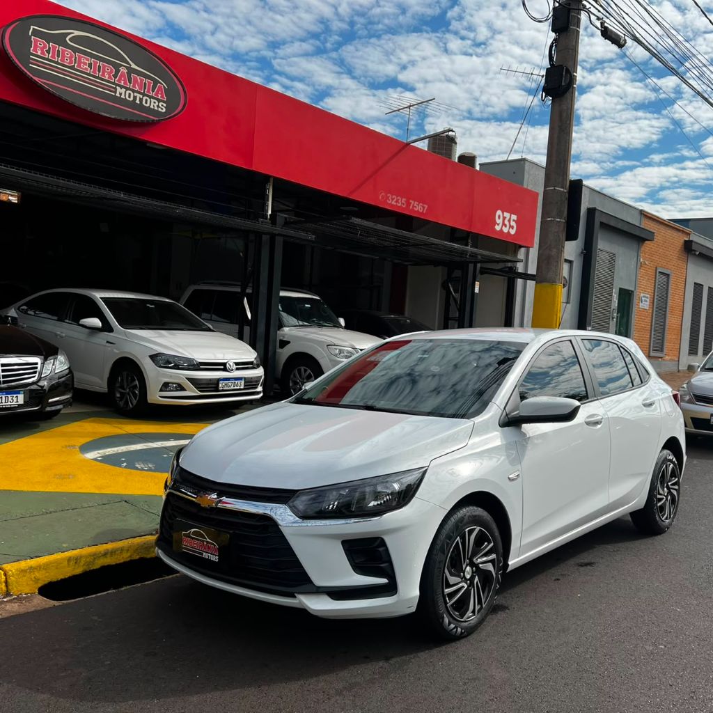 Ve�culo: Chevrolet (GM) - Onix - HATCH 1.0 12V Flex 5p Mec. em Ribeir�o Preto
