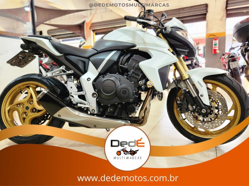 Veculo: Honda - CB - 1000R ABS em Ribeiro Preto