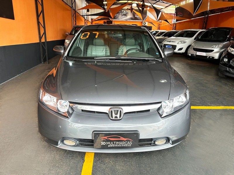 Veículo: Honda - Civic - 1.8 LXS 16V em Ribeirão Preto