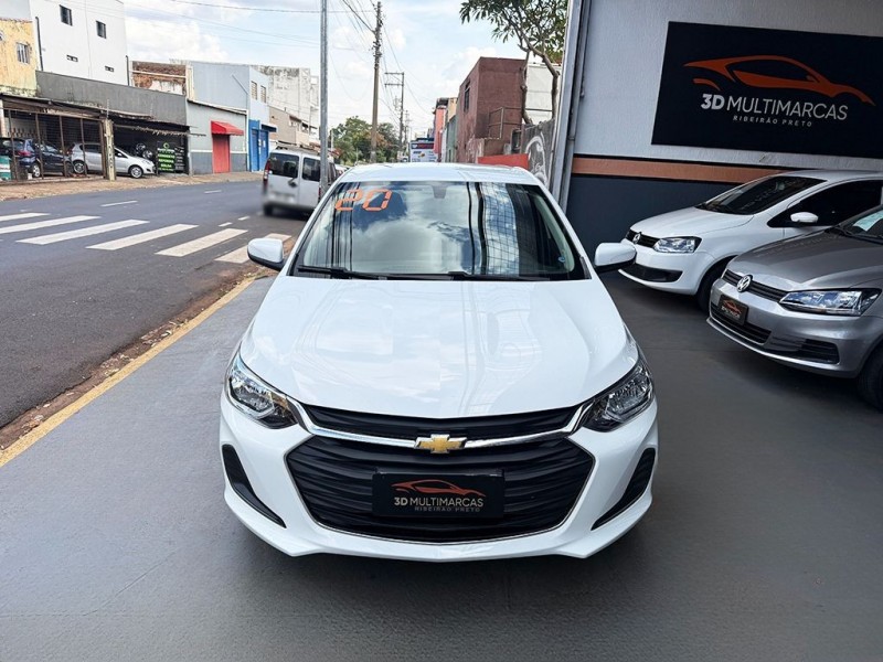 Ve�culo: Chevrolet (GM) - Onix - 1.0 LT em Ribeir�o Preto