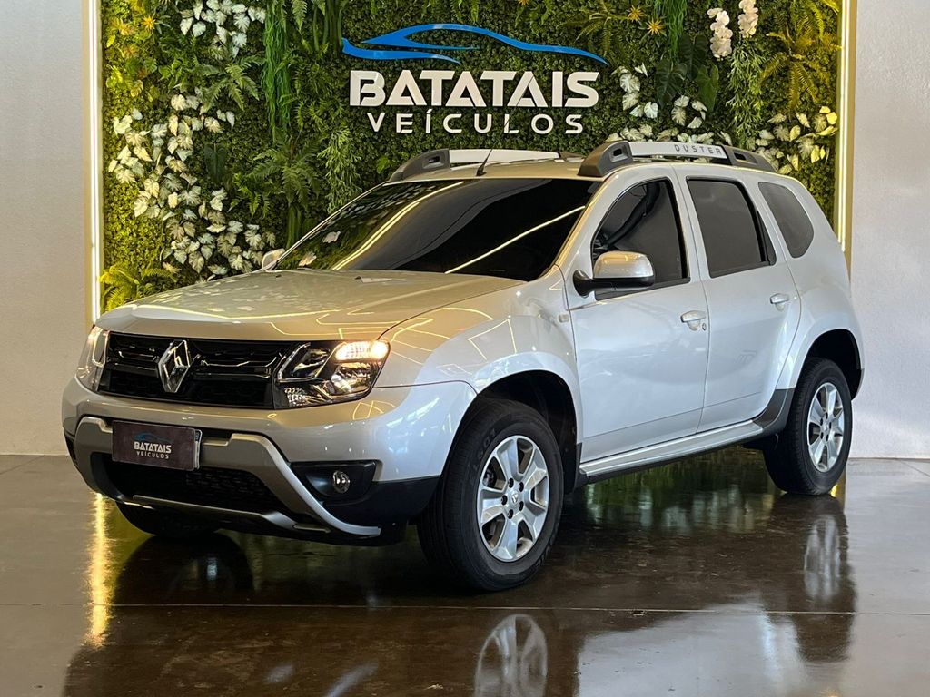 Veculo: Renault - Duster - Renault DUSTER Dynamique 2.0 Flex 16V Aut. - Prata - 2017 em Batatais