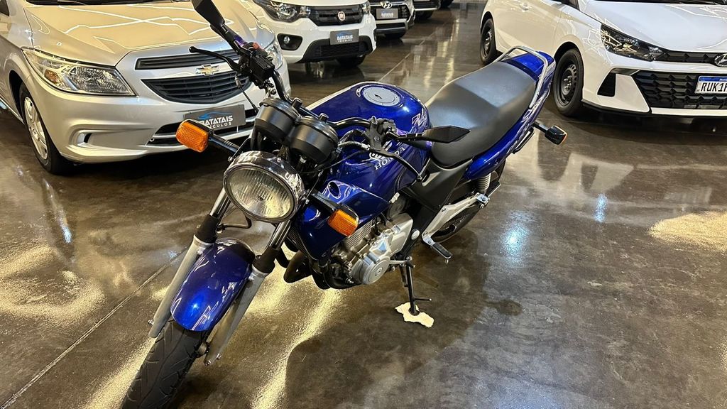 Veculo: Honda - CB -  em Batatais