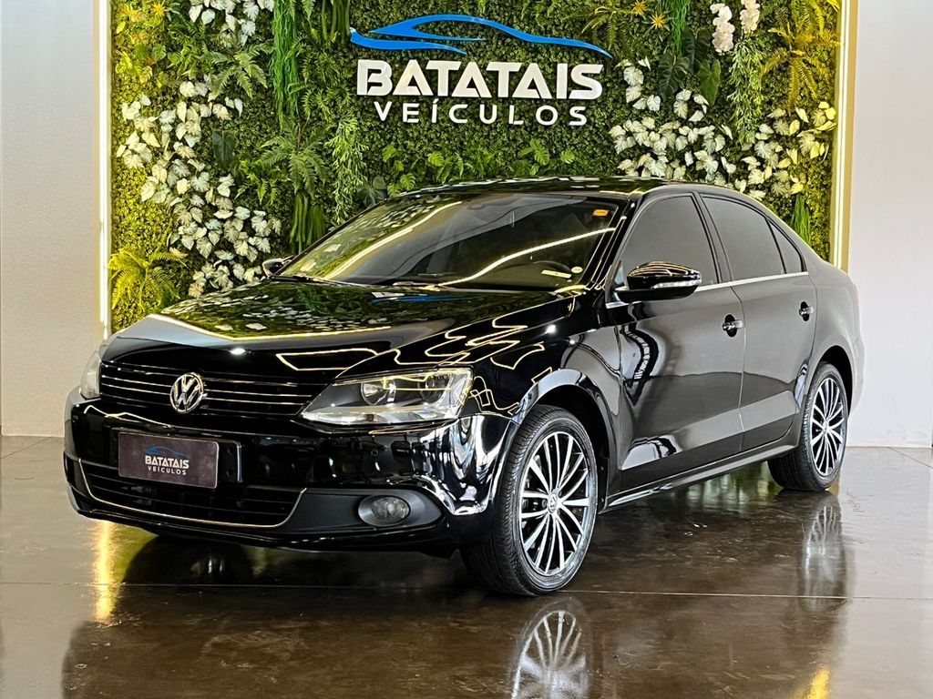 Ve�culo: Volkswagen - Jetta - VolksWagen JETTA Highline 2.0 TSI 16V 4p Tiptronic - Preto - 2014 em Batatais