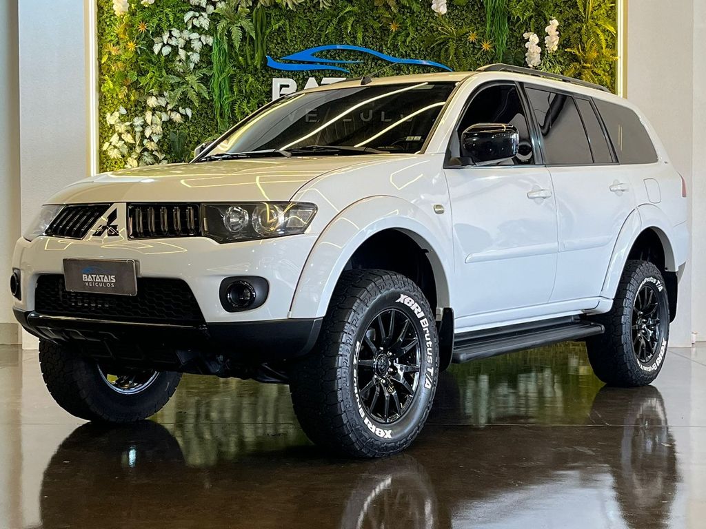 Ve�culo: Mitsubishi - Pajero - Mitsubishi Pajero DAKAR HPE 3.2 4x4 T.I Dies 5p Aut - Branco - 2013 em Batatais