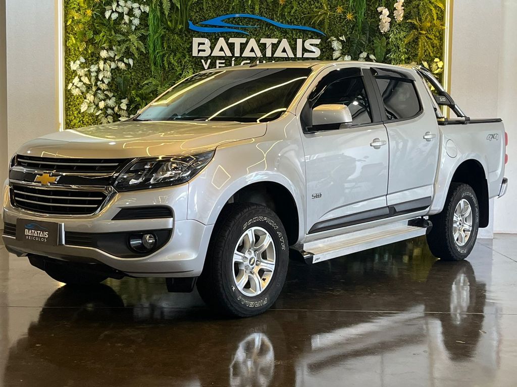 Ve�culo: Chevrolet (GM) - S-10 - Chevrolet S10 Pick-Up LT 2.5 Flex 4x4 CD Aut. - Prata - 2019 em Batatais