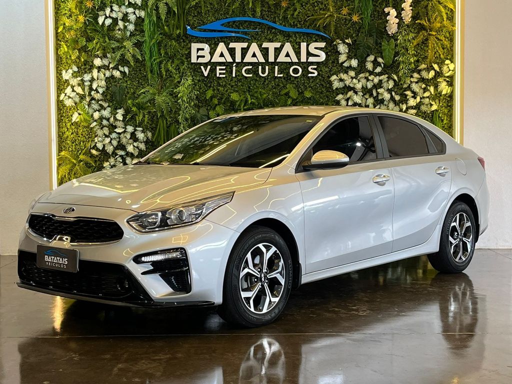 Ve�culo: Kia - Cerato - Kia Motors Cerato EX 2.0 16V Flex Aut. - Prata - 2020 em Batatais