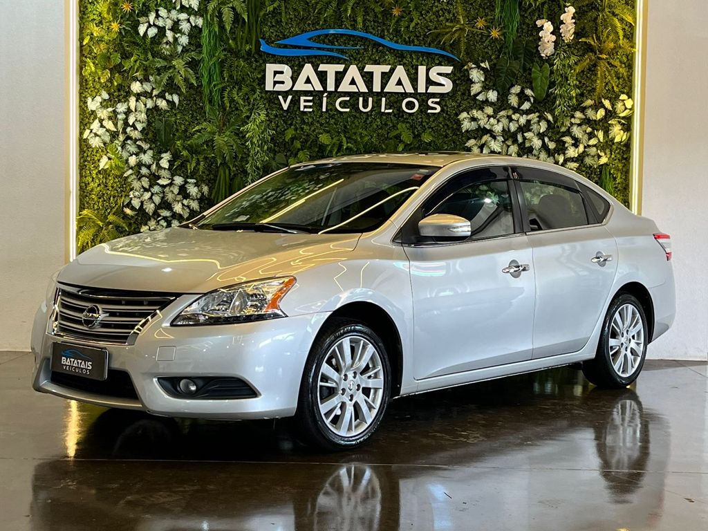 Ve�culo: Nissan - Sentra - Nissan Sentra SL 2.0/ 2.0 Flex Fuel 16V Aut. - Prata - 2016 em Batatais