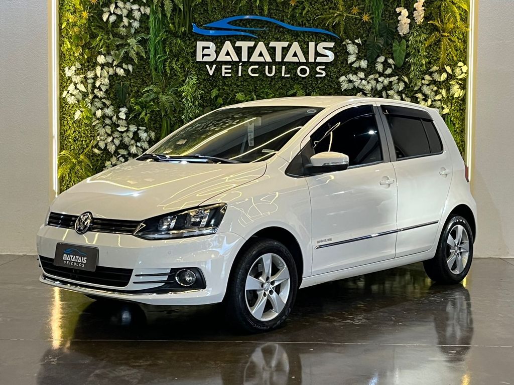 Ve�culo: Volkswagen - Fox - VolksWagen Fox Highline1.6 Flex 16V 5p - Branco - 2016 em Batatais
