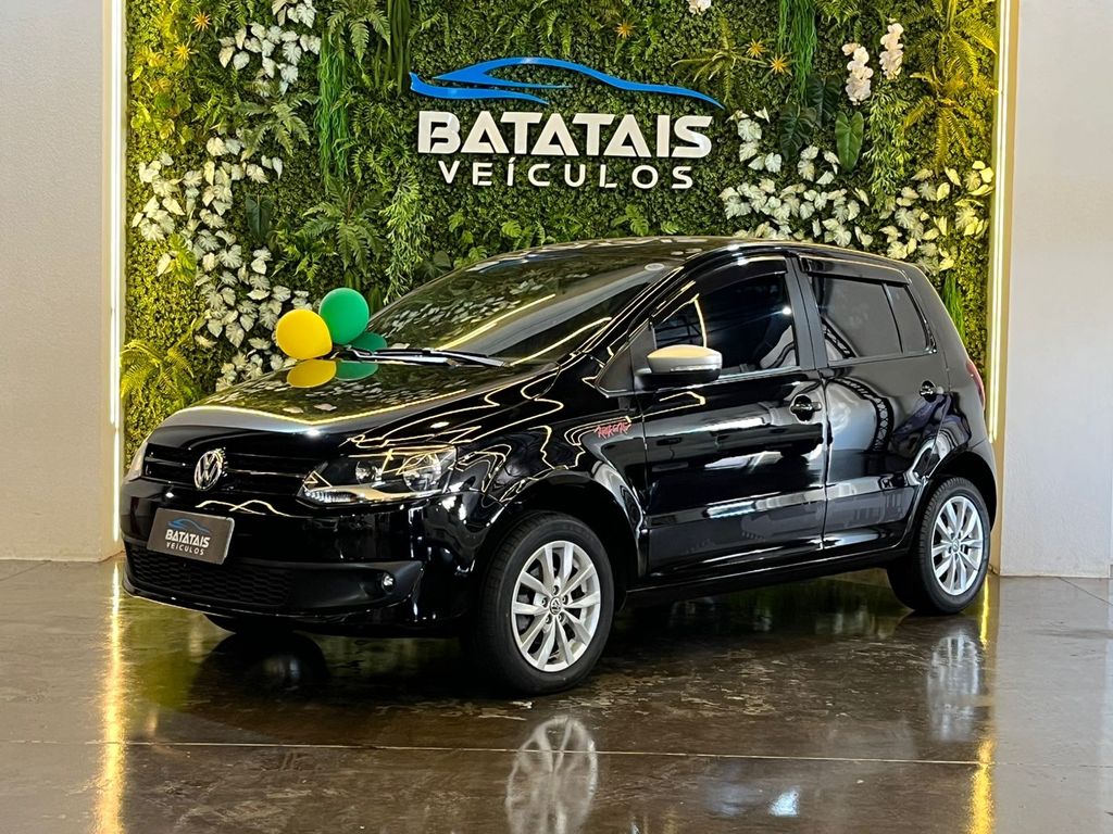 Ve�culo: Volkswagen - Fox - VolksWagen Fox Rock in Rio 1.6 Mi Total Flex 8V 5p - Preto - 2014 em Batatais