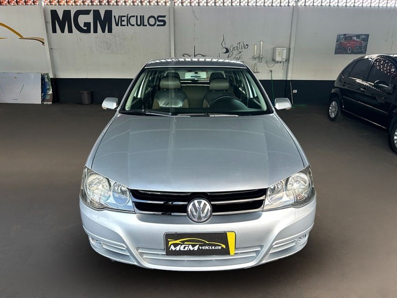 Veculo: Volkswagen - Golf - 1.6 MI SPORTLINE 8V em Ribeiro Preto