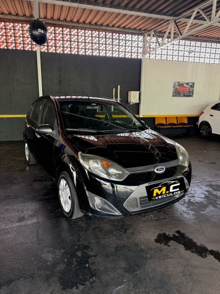 Ve�culo: Ford - Fiesta Hatch - 1.0 4P.  em Ribeir�o Preto
