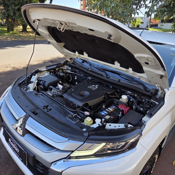 Mitsubishi Triton Sport Sport Hpe 2.4 Cd Diesel Aut. - foto 4
