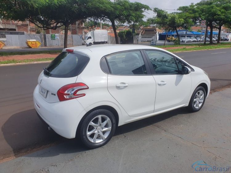 Classe A Veculos | 208 1.5 ACTIVE PACK 15/15 - foto 3
