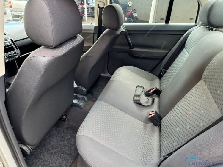JM Veiculos  | Polo Sedan 1.6 COMPLETO  05/05 - foto 8