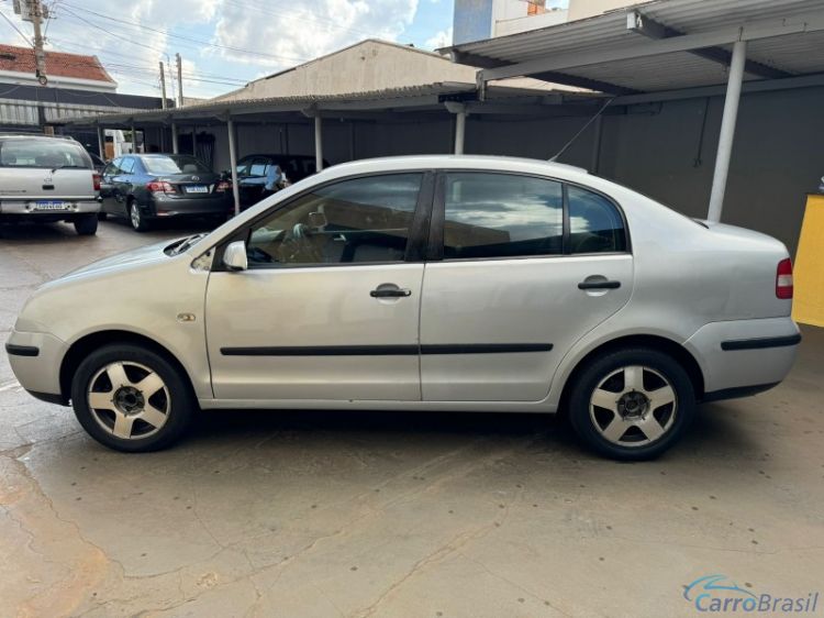 JM Veiculos  | Polo Sedan 1.6 COMPLETO  05/05 - foto 9
