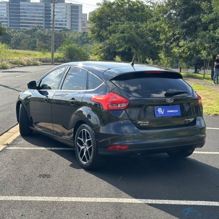 Beto Veculos | Focus Titanium Automtico  16/16 - foto 10