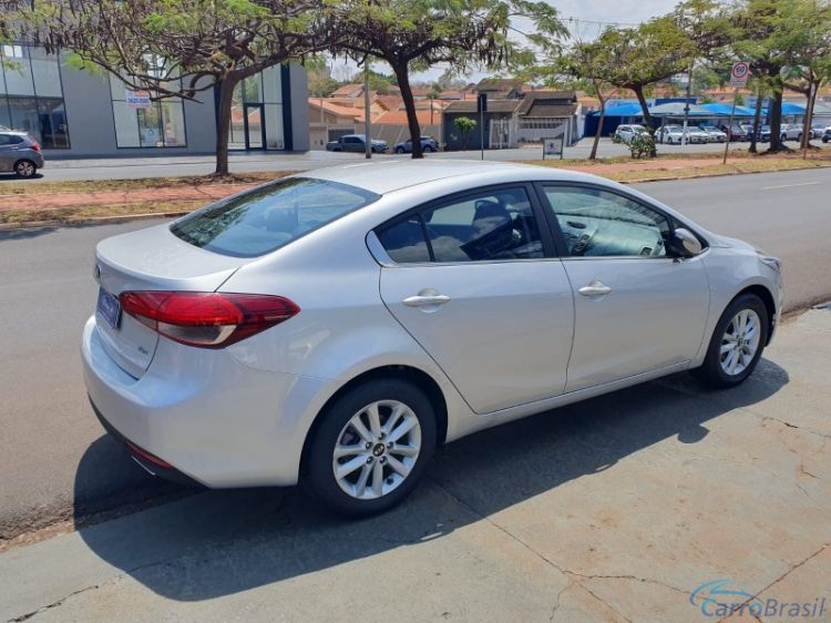 Classe A Veculos | Cerato 1.6 SX FLEX AUTOMTICO  17/17 - foto 3