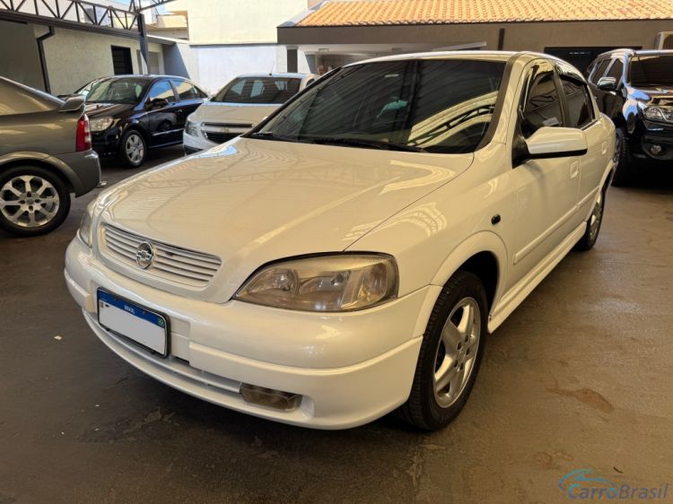Avenida Veculos | Astra Sedan  02/02 - foto 5